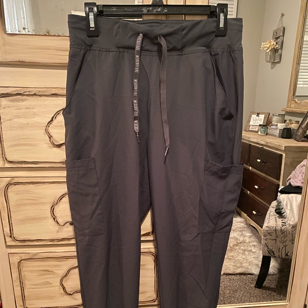 Med Couture Scrubs - Grey Size Small. Set